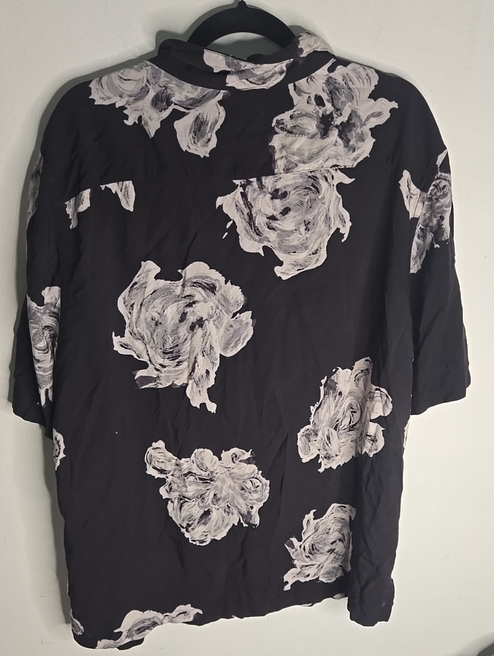 All Saints Black Floral Short-Sleeve Button-Up Shirt - Picture 5 of 5